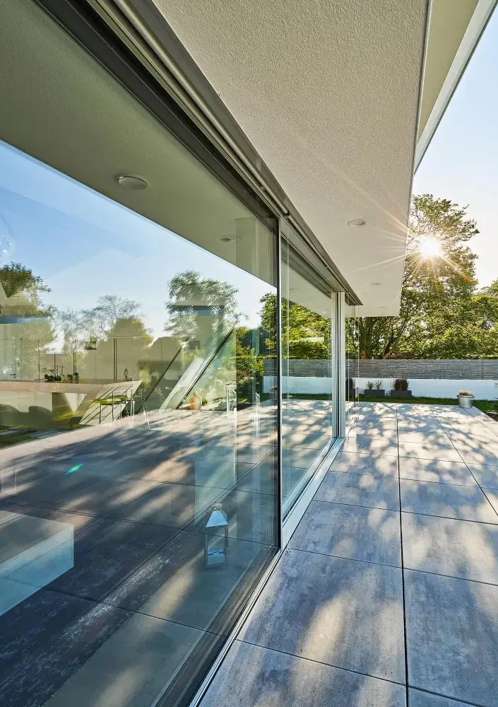 Ambiente com soluções em vidro da All Vidro Esquadrias